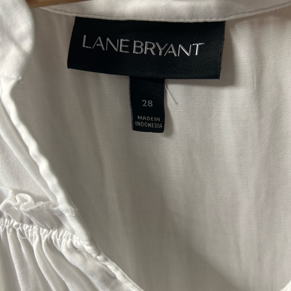 Lane Bryant loose flowy sleeveless blouse.  Size 28 - Picture 2 of 3